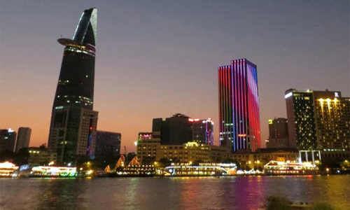 Năm 2016, GDP bình quân đầu người ước đạt 2.200 USD