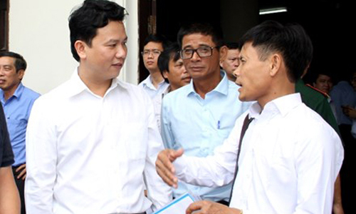 Chủ tịch Hà Tĩnh: “Gặp cán bộ nhũng nhiễu, gọi điện cho tôi”