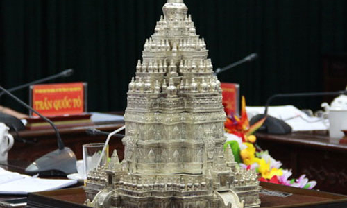 Xây tháp Phật giáo cao bậc nhất thế giới trong “siêu” dự án hồ Núi Cốc