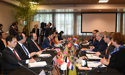 Việt Nam muốn Hà Lan hỗ trợ xây dựng thành phố sân bay