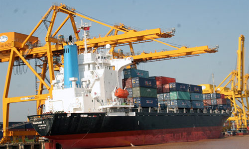 Nhập siêu bắt đầu tăng tốc