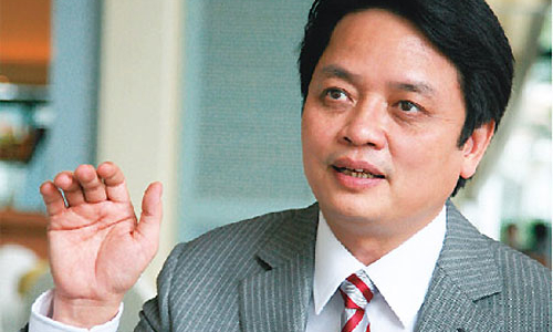 “Kích cầu qua vốn ưu đãi và… casino”