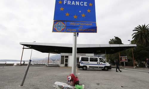 Pháp đối diện nguy cơ bị khủng bố sinh, hóa học