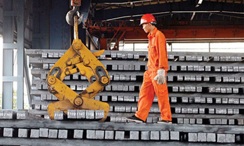 Áp thuế tự vệ với phôi thép và thép dài nhập khẩu