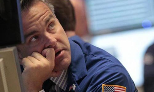 Phố Wall lặng sóng sau “bão”