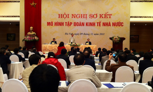 Quản đầu tư của tập đoàn: Bên muốn lỏng, bên muốn siết