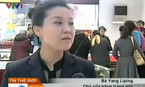 Dân Trung Quốc đổ xô đi mua vàng