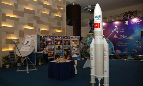 Vì sao VNPT vay tiền Mỹ đầu tư cho Vinasat-2?