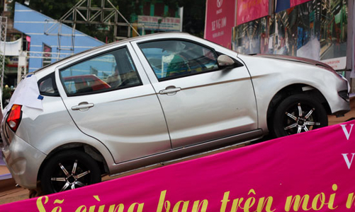 Gương hậu: Lặng lẽ Vinaxuki