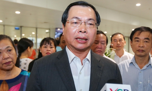 Xem xét kỷ luật vụ ông Vũ Huy Hoàng vào khu cách ly sân bay