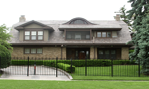 [Video] Căn nhà khiêm tốn của tỷ phú giàu thứ 4 thế giới