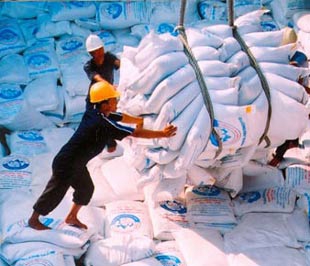 Cách mạng tháng Tám tạo tiền đề phát triển kinh tế