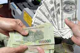 Tăng kiểm soát, giao dịch ngoại tệ tự do cầm chừng