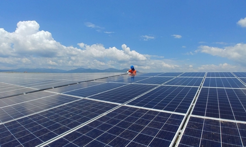 Vốn tư nhân rót vào năng lượng tái tạo