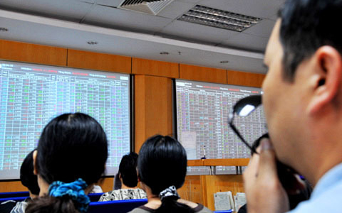 Tỷ giá đánh đổi lãi suất?