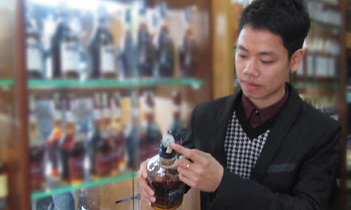 Thận trọng với nạn rượu giả ngày Tết