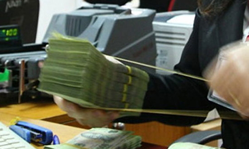 Trần lãi suất sẽ nghiêm, tín dụng phi sản xuất có thể xét lại