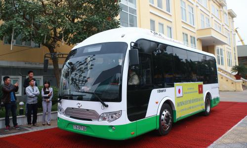 Hải Phòng chạy thử xe buýt bằng năng lượng mặt trời đầu tiên