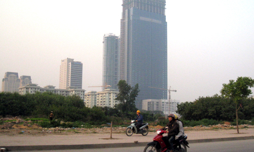 Nhà đất cuối năm: Quản lý lạc quan, doanh nghiệp thấp thỏm