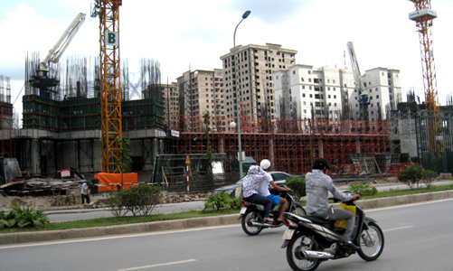 Nghịch cảnh địa ốc Hà Nội