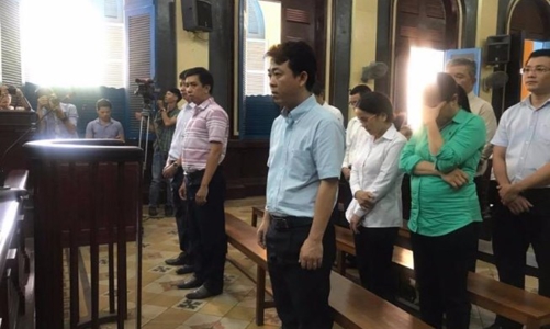 Thủ tướng yêu cầu Bộ Y tế báo cáo vụ thuốc ung thư giả