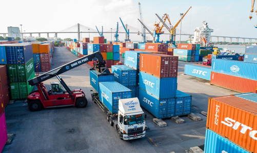 Lợi nhuận doanh nghiệp cảng biển 2020: Hàng container lên ngôi