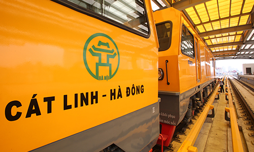 Chạy thử tàu trên đường sắt trên cao Cát Linh - Hà Đông