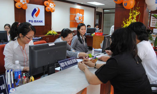 “Vận đen” với hai ngân hàng tăng vốn