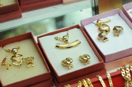 Giá vàng vượt mốc 25 triệu đồng/lượng