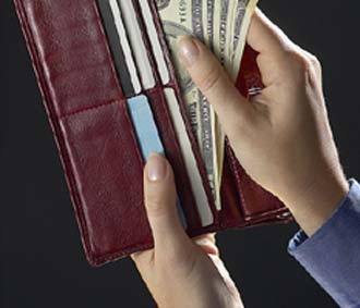 Mức lương 2.000 USD và cái nhìn của người ngoài cuộc