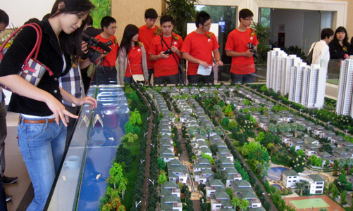 Khi chủ đầu tư bất động sản “nói nhẹ cười duyên”