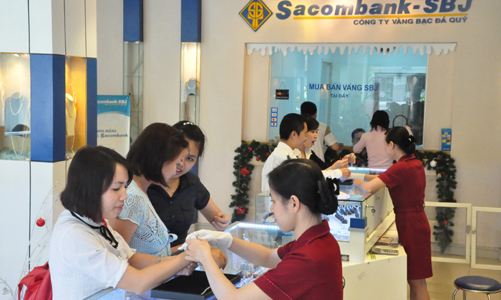 Giá vàng thế giới rẻ hơn trong nước 700.000 đồng/lượng