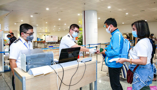 Thêm 6 ca nhiễm Covid-19 được cách ly ngay sau khi nhập cảnh