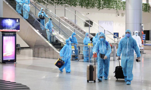 Thêm 2 người Việt nhập cảnh nhiễm Covid-19 