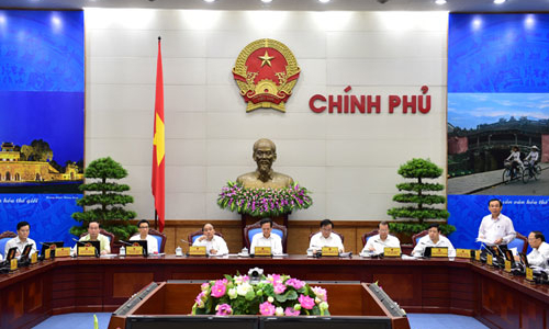 Chính phủ hoãn trình Quốc hội phương án tăng lương