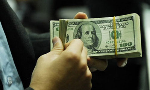 Ngân hàng đồng loạt yết giá USD kịch trần biên độ