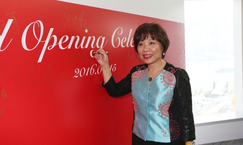 Mất nửa tài sản, nữ tỷ phú Hồng Kông vẫn muốn mua tòa tháp siêu đắt 