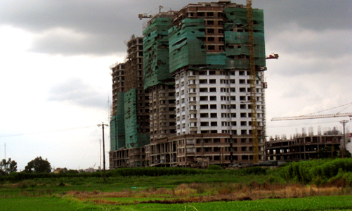 Giá nhà đất quá cao do “một số người kiếm tiền quá dễ”