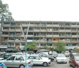 Vì sao doanh nghiệp không mặn mà cải tạo chung cư cũ?