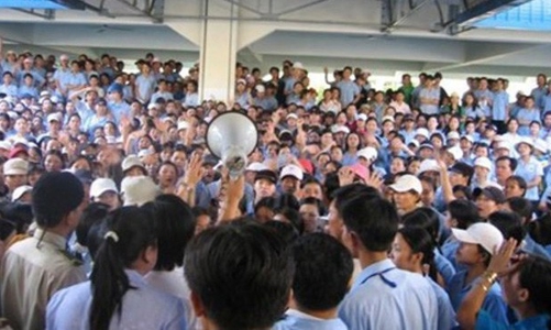 Giải quyết tranh chấp lao động: Không tìm giải pháp qua mở rộng phạm vi đình công 