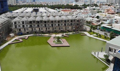 Vụ 110 biệt thự “xây trái phép” ở quận 7: Chủ đầu tư nói được miễn giấy phép xây dựng 