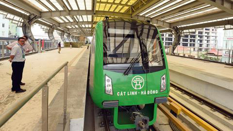 Rút ròng vốn, chỉ tiêu trả nợ nước ngoài/xuất khẩu dự kiến vượt ngưỡng 25% của Quốc hội