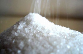 Nguồn cung dồi dào, giá bán lẻ đường vẫn không giảm