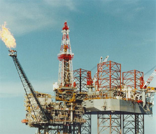 Công nghiệp 8 tháng: Trái chiều hai nửa “nặng”, “nhẹ”