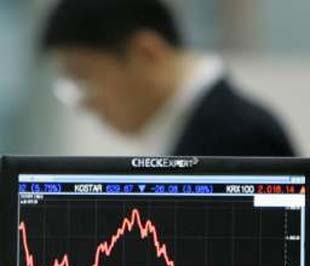 Thế giới tiếp tục phản công khủng hoảng tài chính