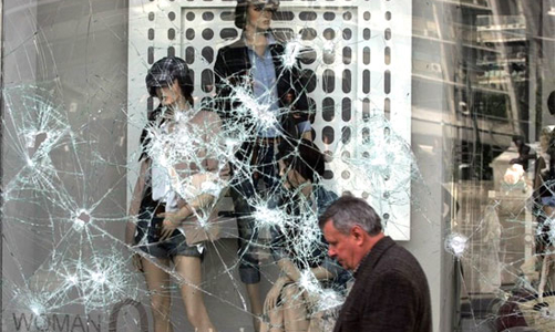 Lời qua tiếng lại vì khủng hoảng nợ Hy Lạp