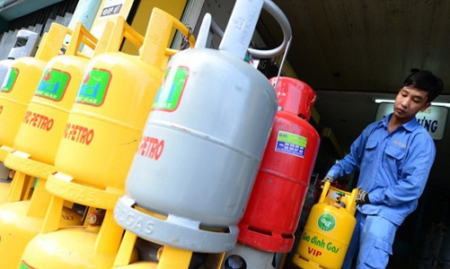 Giá gas giảm 13.000 đồng/bình 12kg từ 1/3
