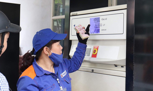 Xăng dầu đồng loạt giảm giá 