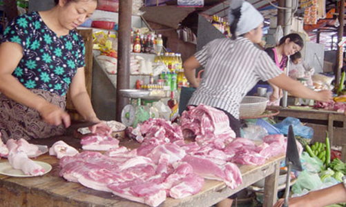 Giá thịt lao dốc không phanh