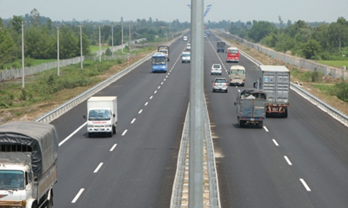 Khối nợ đang đe doạ chủ đầu tư cao tốc hiện đại nhất Việt Nam